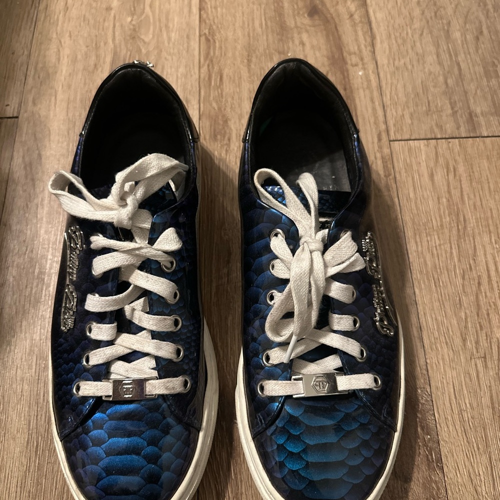 Blue Snakeskin Pattern Sneakers